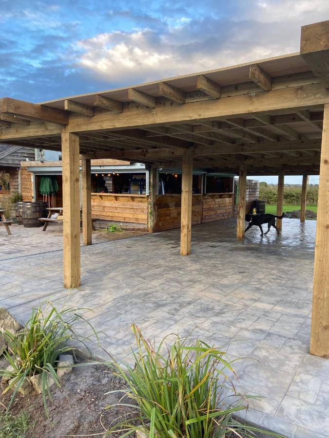 1-Bed Pod Cabin In Beautiful Surroundings 렉섬 외부 사진